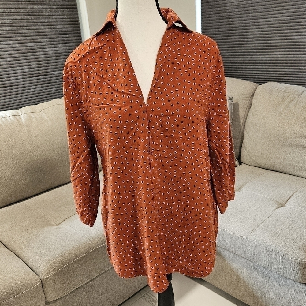 Madison orange polka dot size small woman's top